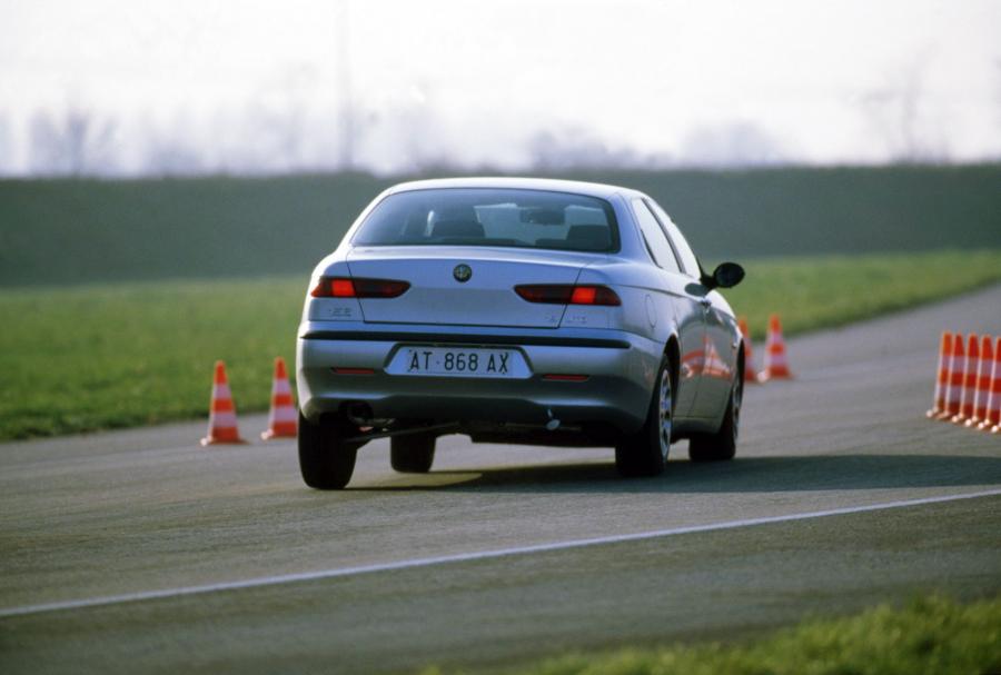  Alfa Romeo 156 (932A) 1997 года  (WW) (фото 19 из 34)